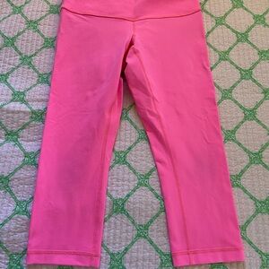 Lululemon Leggings Women’s 8 Crop Pink Yoga Soft Workout Gym Athletic!  EUC!